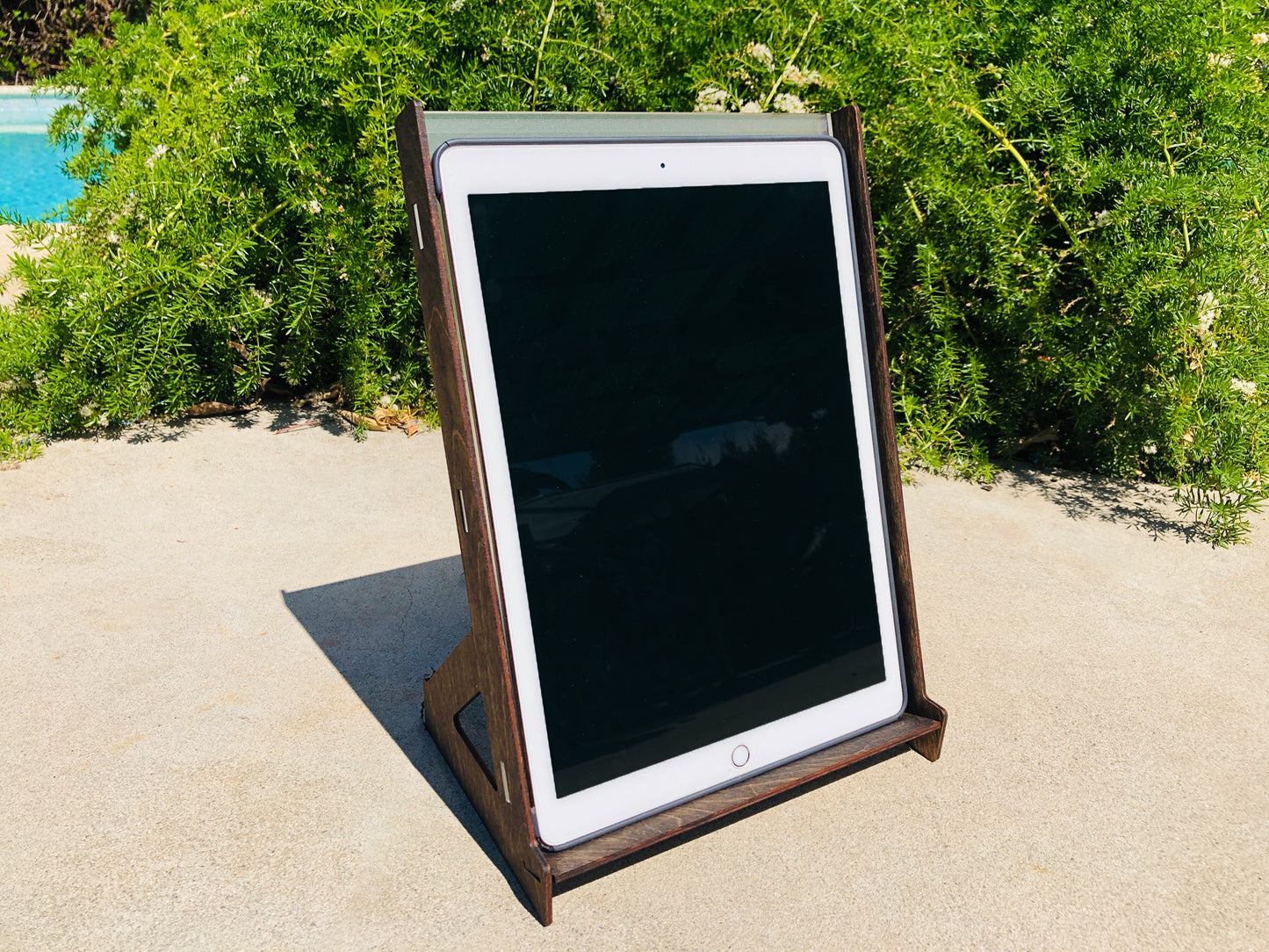 Vertical iPad Stand